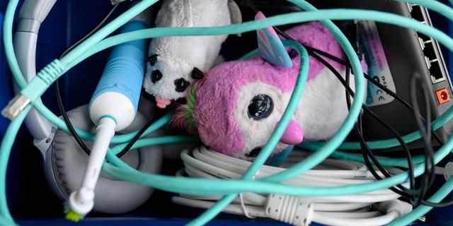 Den smidiga tjänsten som bistår med transport och återvinning av möbler och skrot döljer i själva verket en smutsig baksida.