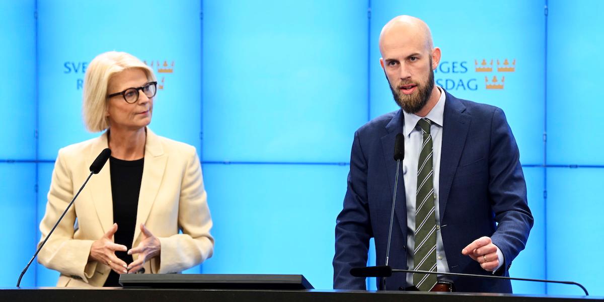 Finansminister Elisabeth Svantesson (M) och Carl-Oskar Bohlin (M), minister för civilt försvar, de har fått sina hemliga adresser röjda