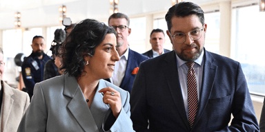 Liberalernas Simona Mohamsson och Sverigedemokraternas Jimmie Åkesson.