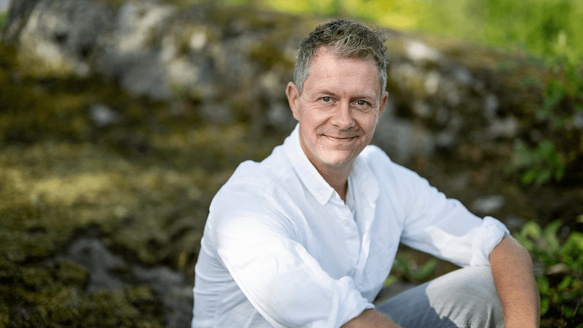 Tobbe Blom i naturen om tv.