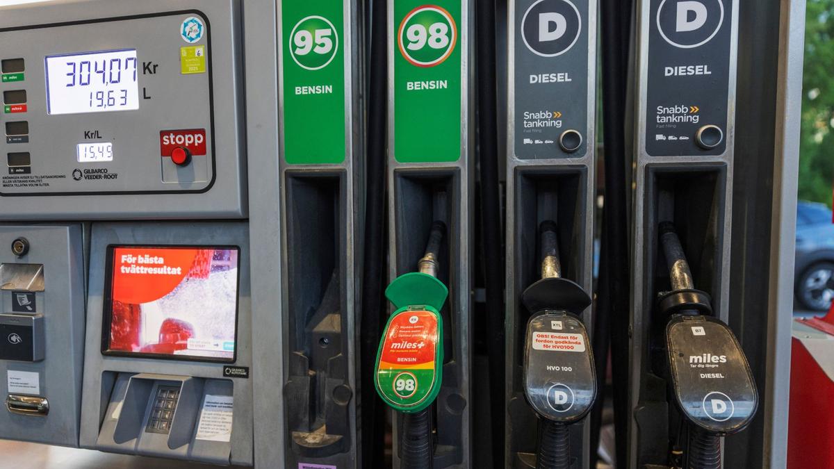Pumpar på en bensin- och dieselmack
